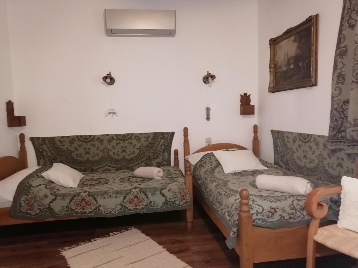 Mives Vendeghaz Hotel Pogany ภายนอก รูปภาพ